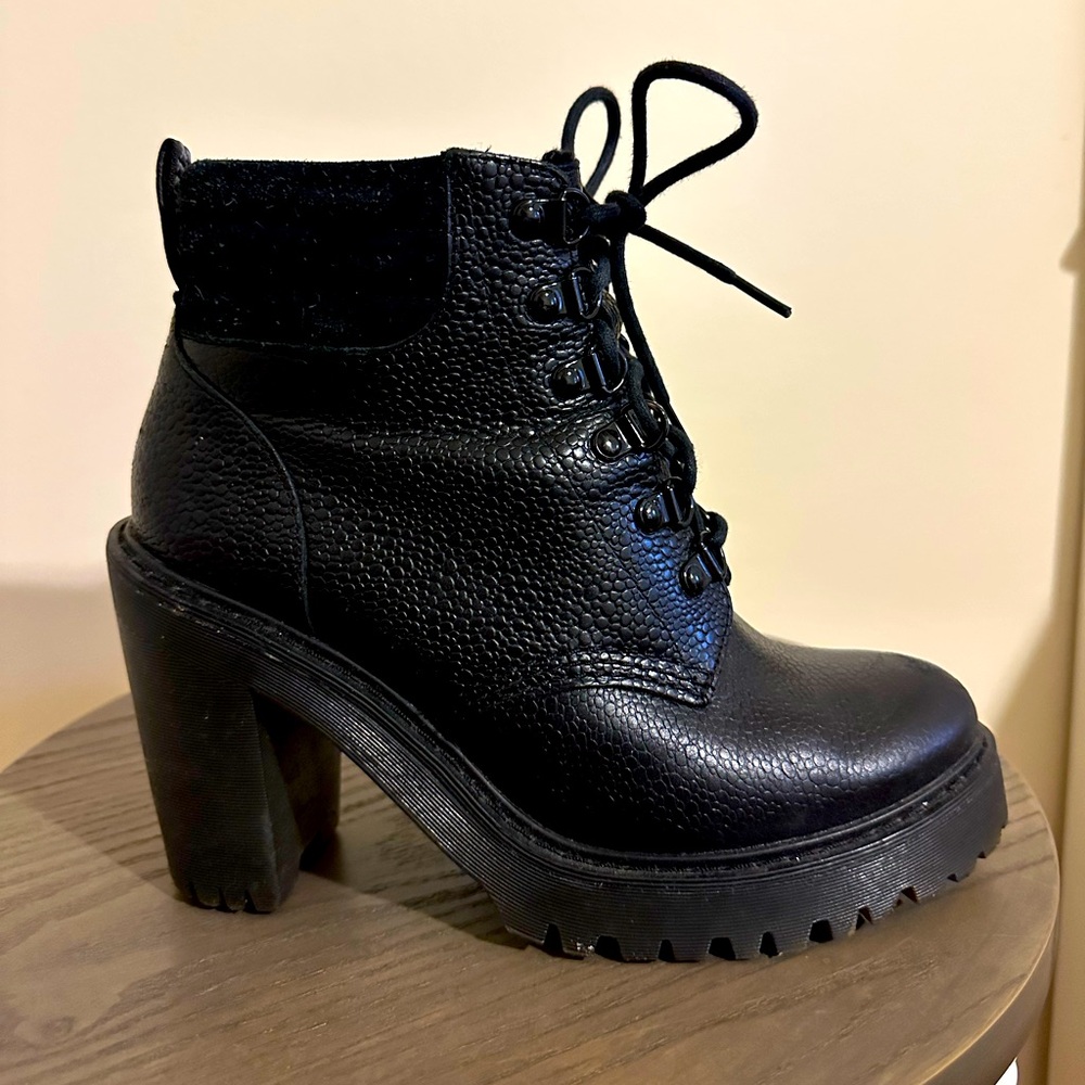 Dr. Martens Persephone Black High Heeled Boots Women’s Size 8